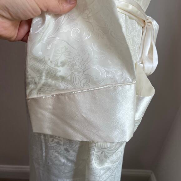 Victoria Secret Vintage Gold Label Ivory Deadstock Satin Long Belted Robe Sz M/L - Picture 7 of 11